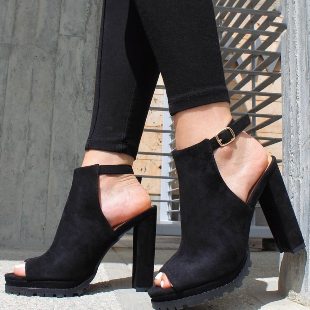 8 💓 Jackie's Heel  - Black - Picture 4 of 6
